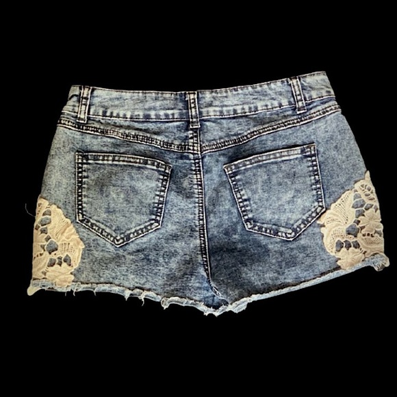 Boom Boom Jeans Acid Wash Crochet-Accented Shorts - Picture 3 of 5